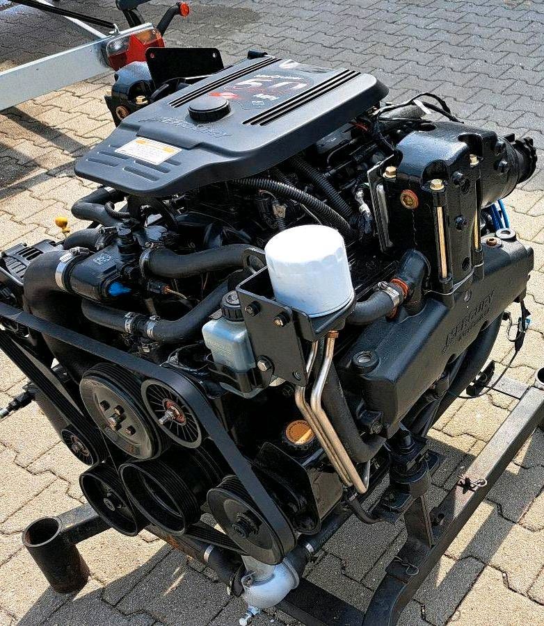 Mercruiser 5.0 MPI V8 innenbord Motor engine in Taufkirchen