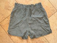 Jeans Shorts grün khaki Gr. 146 loose fit high waist Gummibund Brandenburg - Hennigsdorf Vorschau