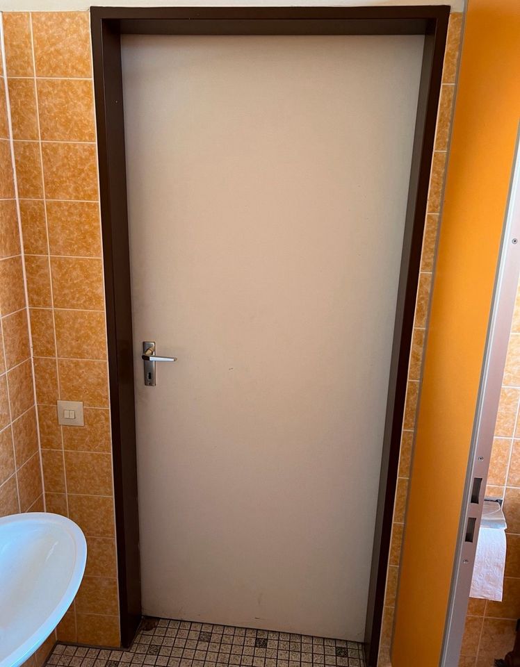Tür 5x weiße Türen mit Schlüssel selbst Ausbau in Gevelsberg