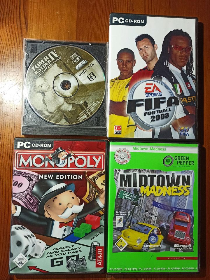 4 PC DVD, Tomb Raider 4, FIFA 2003, Monopoly, Midtown Madness in Schalksmühle