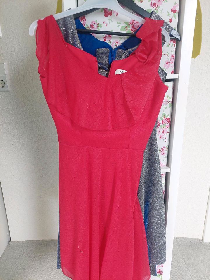 Abendkleid mit Glitzer in Farbe rot  gr. 38 in Salzgitter