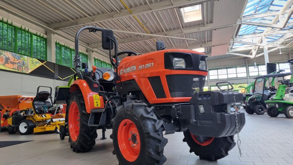 Kubota EK1-261 Kleintraktor Traktor Allrad 25PS Frontgewicht inkl in Olpe