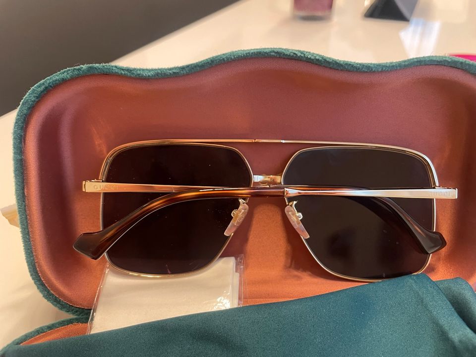 Gucci Herren Sonnenbrille in Stuttgart