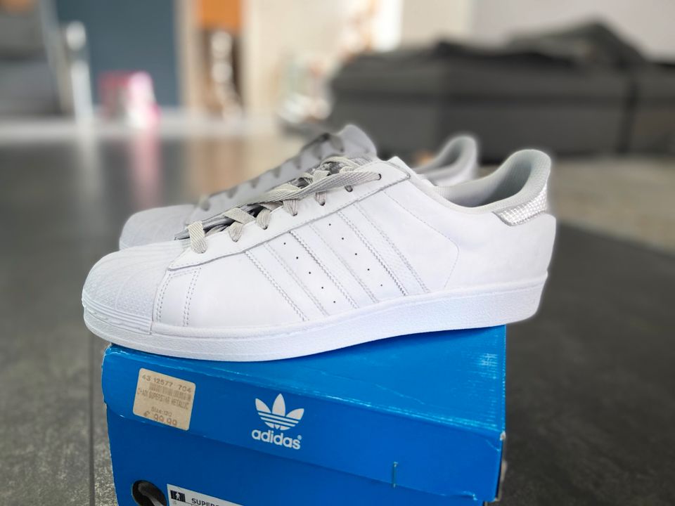 Adidas Superstar, weiß, Silber glänzend, Rochen-Optik, selten !! in  Lindenthal - Köln Lövenich | eBay Kleinanzeigen ist jetzt Kleinanzeigen