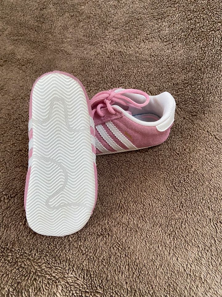 Adidas Turnschuhe Krabbelschuhe Größe 21 rosa Baby in Neulußheim