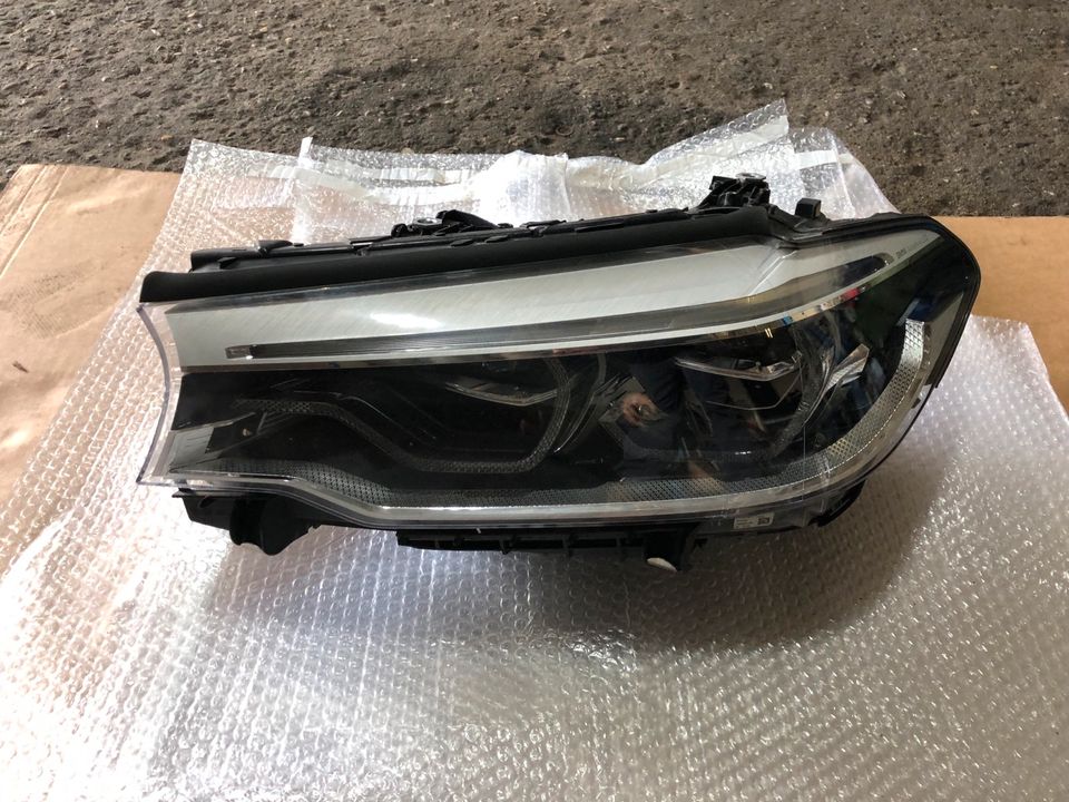 BMW 5er G30 G31 Original Adaptive LED Scheinwerfer 8499121 in Alsdorf