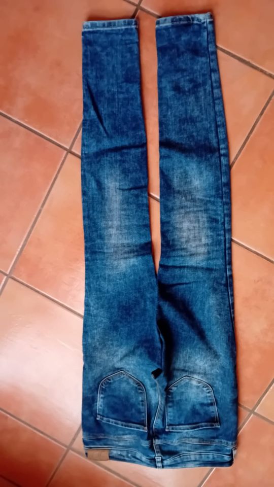 5 Jeanshosen, Jeans, Peanuts, Charlie Brown, Snoopy Hosen in Schiffweiler