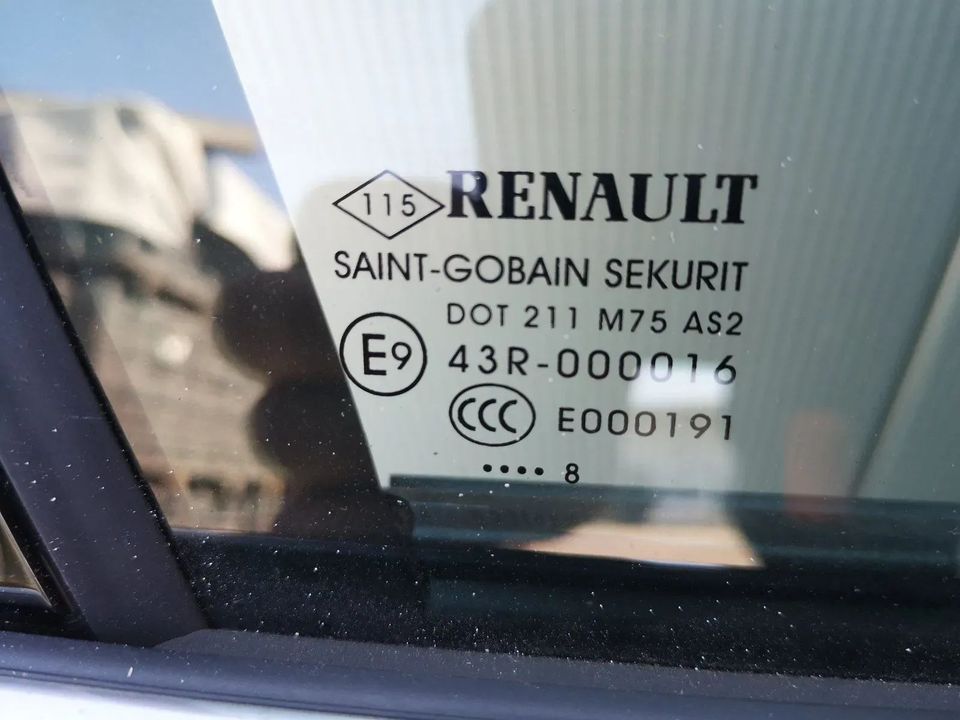 Renault Megane IV 4 TÜR VORNE RECHTS Beifahrertür Scheibe Fenster in Großrinderfeld