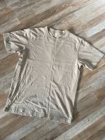 Uniqlo Beige T-Shirt M Düsseldorf - Eller Vorschau