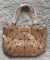 Tasche Handtasche Type of Miyake geometrisch metallic bronze NEU Nordrhein-Westfalen - Löhne Vorschau