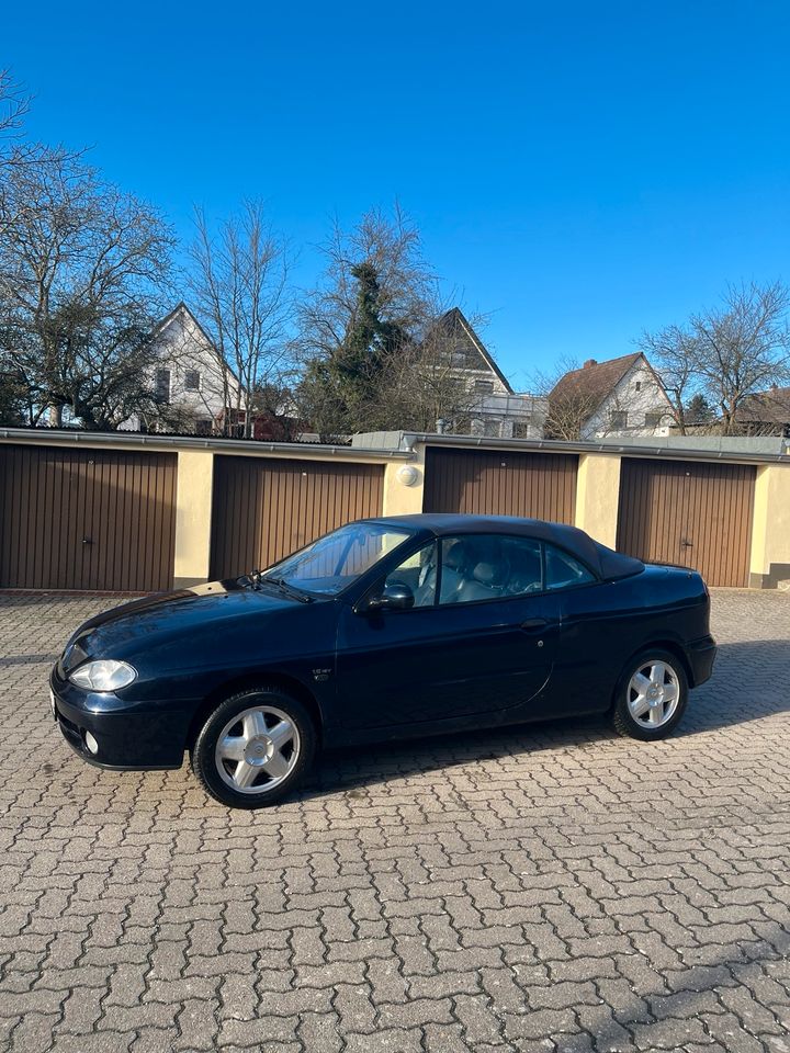 TÜV neu Renault Megane Cabrio 1.6 in Lübeck