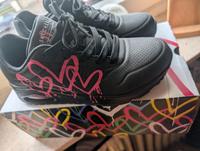 Skechers Schwarz/Pink gr 38 neuwertig Nordrhein-Westfalen - Dinslaken Vorschau