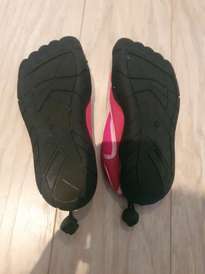 Badeschuhe Mädchen Größe 31 NEU in Gudow