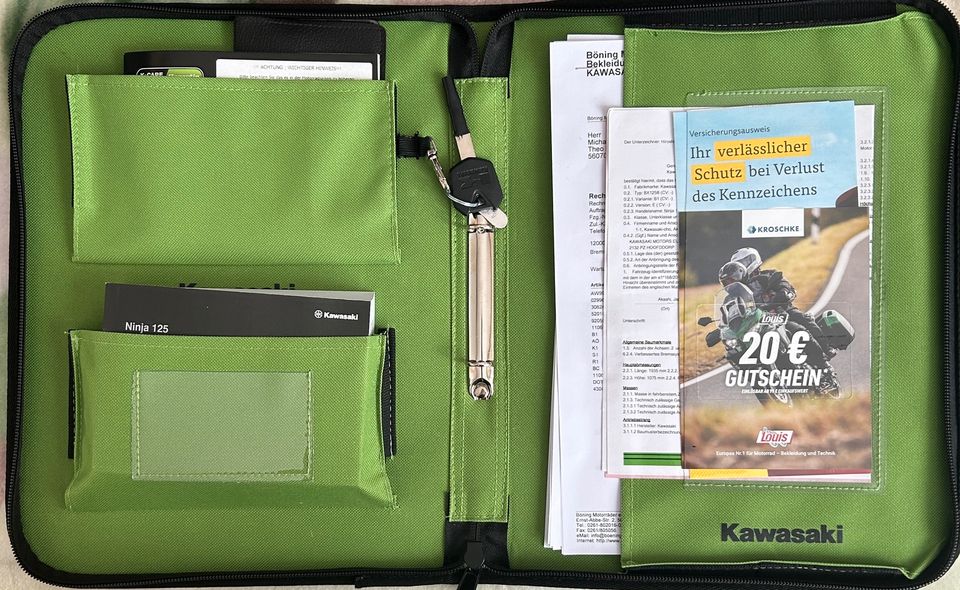 Kawasaki Ninja 125 *1 Hand* Checkheftgeflegt! in Koblenz