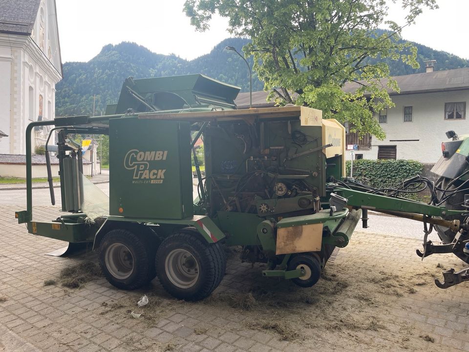 Krone Combi Pack 1250 Multi cut in Aschau im Chiemgau