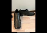 Janet D. Damen Schuhe 40 39 Absatz schwarz Pumps Leder Halbschuhe Düsseldorf - Gerresheim Vorschau