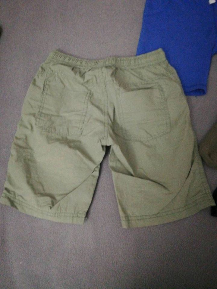 3 SET SHORTS  SEHR GUTEN ZUSTAND 116 in Rastede