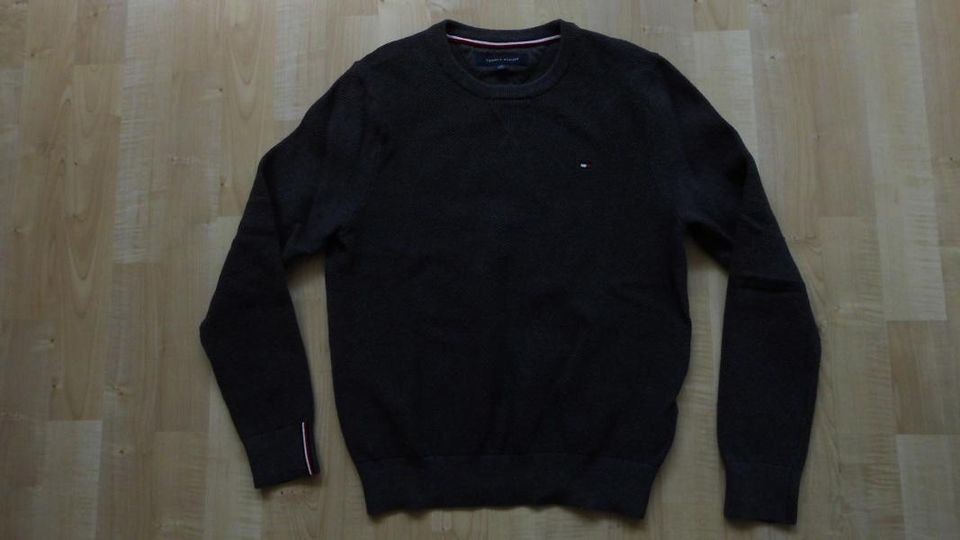 Hilfinger Pullover dunkelgrau Gr. XS bzw. 152/158 in Magdeburg