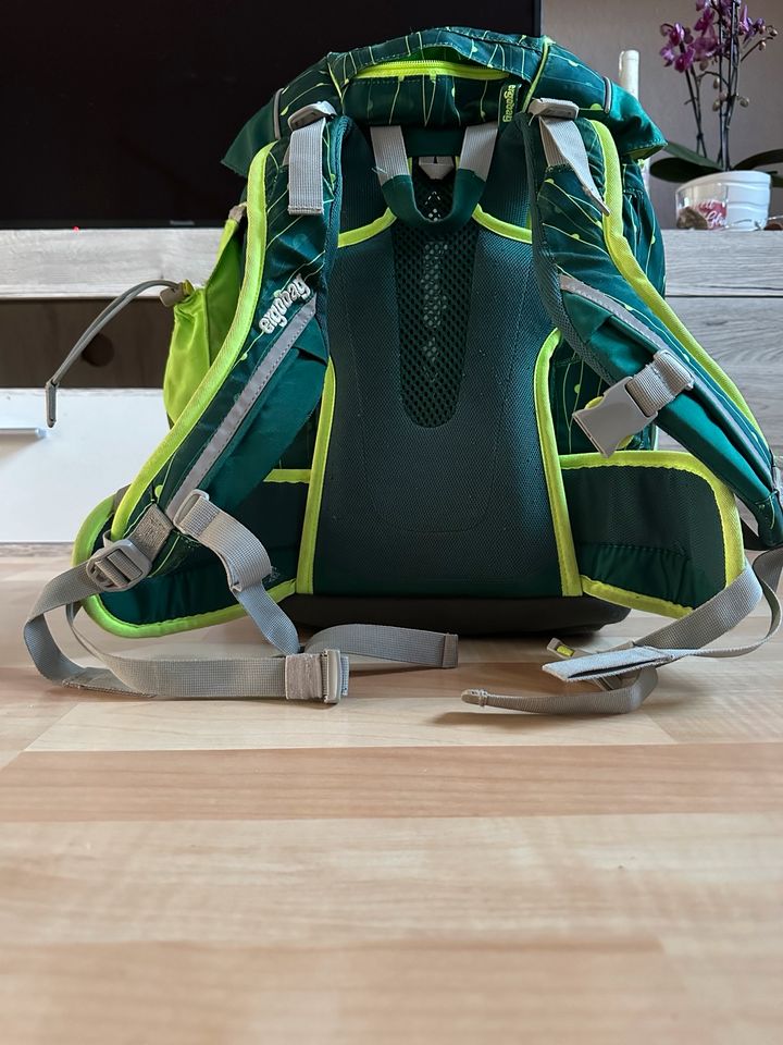 ergobag PACK Schulrucksack-Set „RambazamBär“ in Lommatzsch