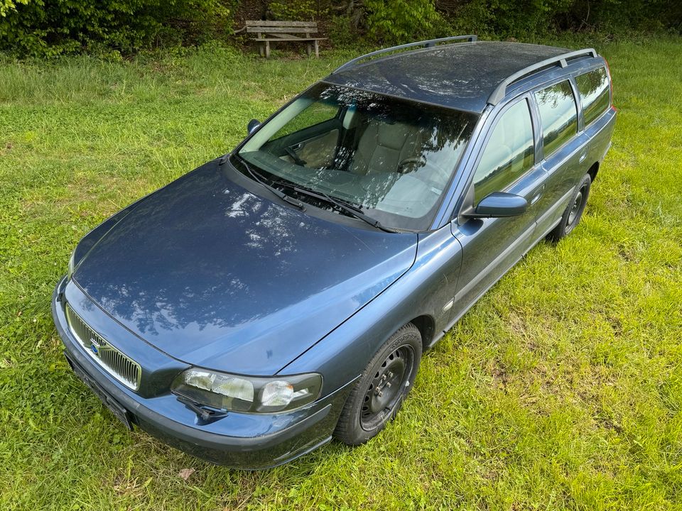 Volvo V70 2.5 AWD 209Ps HU 12/2025 in Achberg