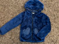 H&M Sport Jacke Kuscheljacke blau Herz Gr. 110/116 Brandenburg - Zossen-Wünsdorf Vorschau