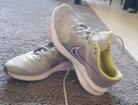 Sneaker Turnschuhe Nike Damen Mädchen 36,5 Niedersachsen - Oyten Vorschau