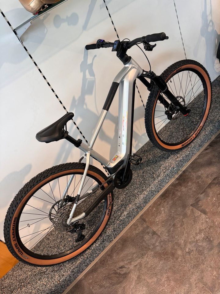 CUBE REACTION HYBRID SLX 750 2024 E-Bike ERST 517KM NP: 4099€ TOP in Tettnang