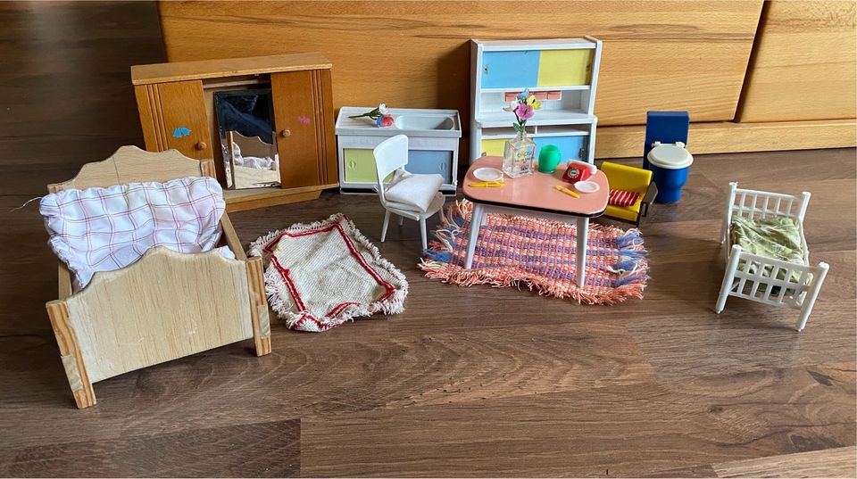 Puppenmöbel aus den 70ern, Retro, Vintage, altes Spielzeug in Wangen im Allgäu