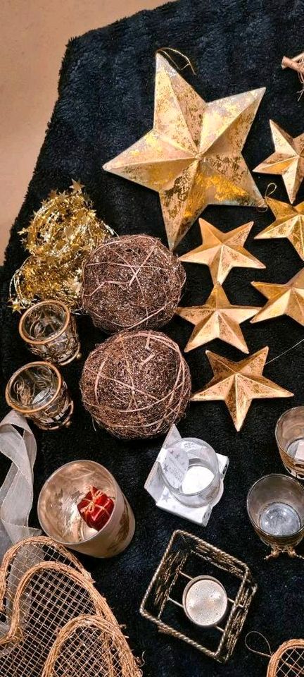 Riesenpaket Weihnachtsdeko gold Sterne Gläser Ketten in Tönisvorst