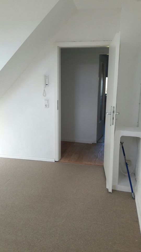 3-Zimmer-Wohnung mit 2 Bädern / Dachgeschoß 2.Etage in Flensburg