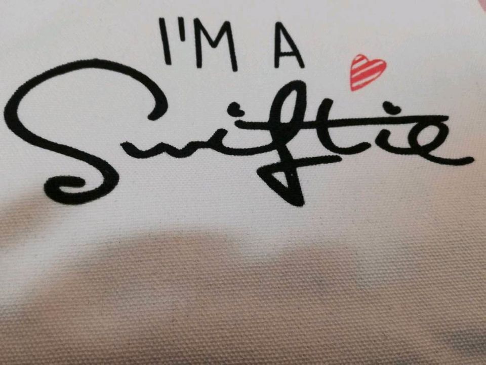 Eine Kissenhülle 40 x 40  I'm a Swiftie Taylor Swift  pillow case in Kassel