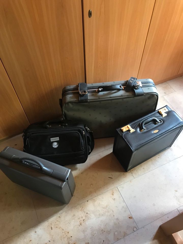 Verschiedene Koffer Laptoptasche in Ihrlerstein