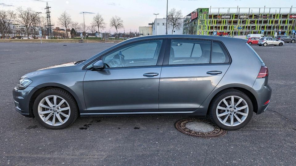 VW Golf VII Facelift 2.0 TDI Highline DSG in Sankt Augustin