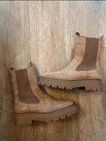ZARA Stiefel Boots Stiefelette beige braun Camel Hessen - Hofheim am Taunus Vorschau