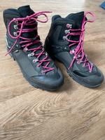 Salewa Wanderschuhe Größe 42 neuwertig Düsseldorf - Flingern Nord Vorschau