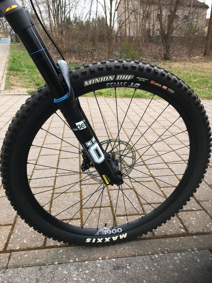 Mondraker Foxy R 29 2022 NEU in den Größen S, M und L in Strausberg