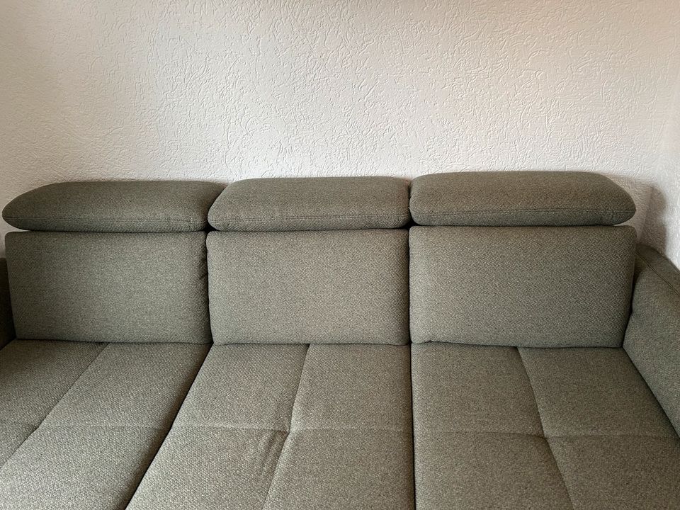 Wohnlandschaft Sofa Couch Kopf/Arm/Rücken verstellbar nahezu neu in Schwabach