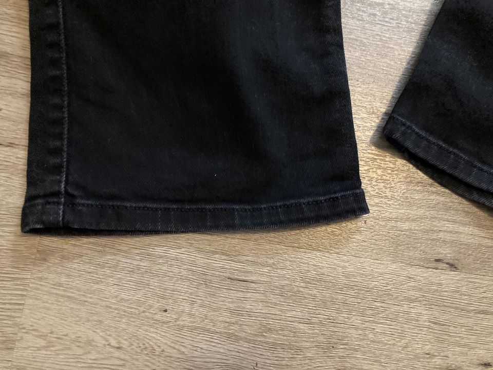 Mustang Jeans Tramper schwarz 38/36 in Essen