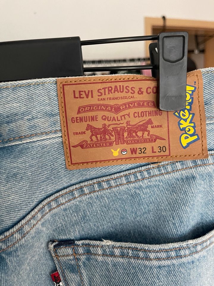 Levi’s x Pokémon 25 th anniversary Denim Jacke vintage Jeans 551 in Herne