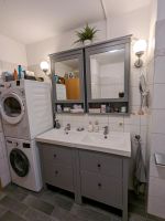 Ikea Hemnes Badezimmer, grau, neuwertig, Spiegelschrank Bayern - Memmingen Vorschau