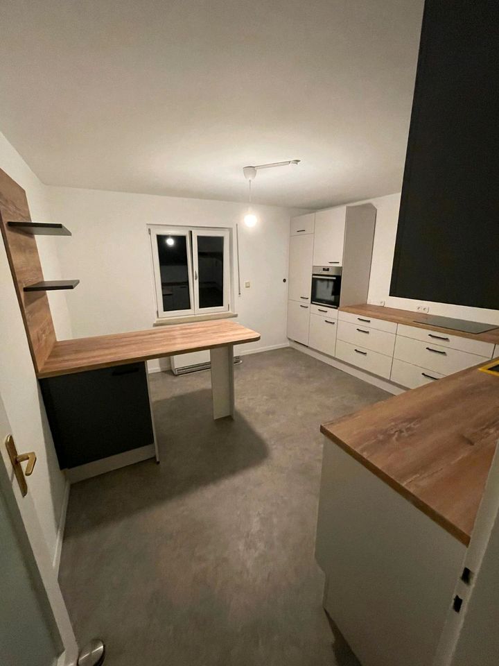 3 Zimmer Wohnung, hochwertige Küche 7000€ in Neusäß