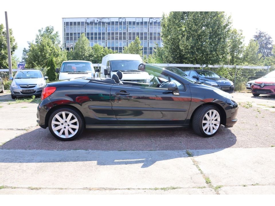 Peugeot 207 CC Cabrio Platinum 1,6 Ltr.110 kW 16V Turbo in Dresden