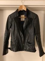 Esprit-Echtlederjacke Gr. 34 dunkelblau Brandenburg - Mahlow Vorschau