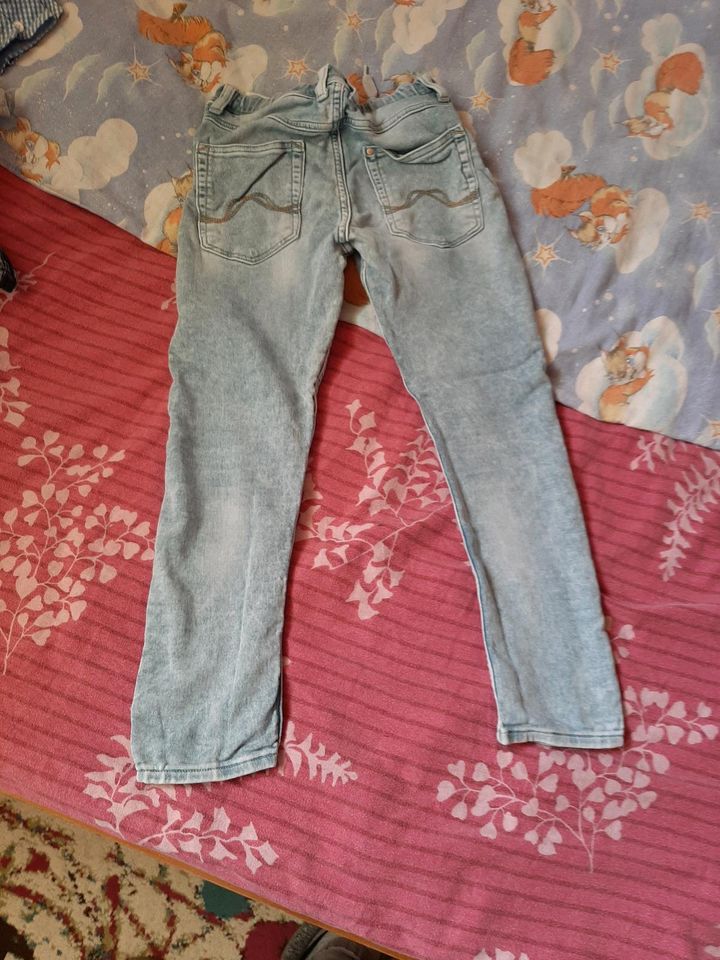 Jungs Hosen gr.134 - 140 je 2,50 Euro in Dingolfing