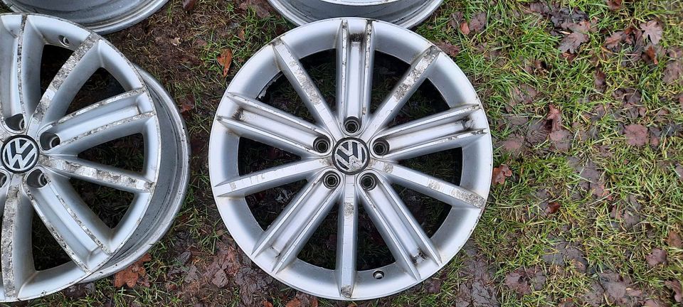 4x Original VW Tiguan 5N Alufelgen 7Jx18 ET43 5N0601025D New York in Pronstorf