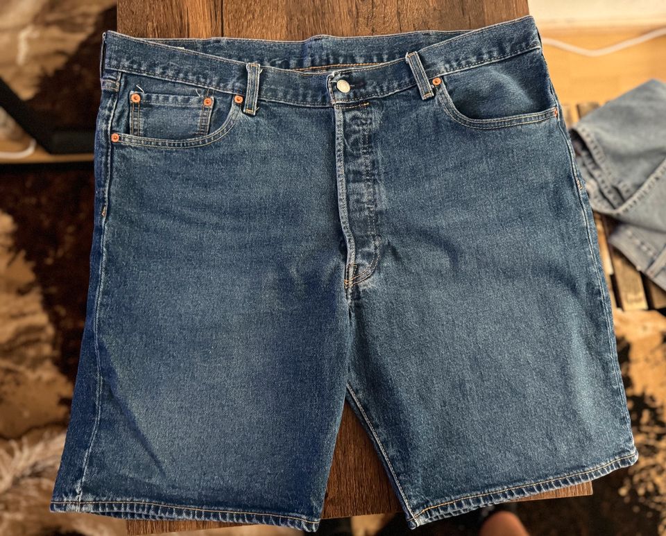 Levi's kurze Jeans 40 gr. in Dorfen