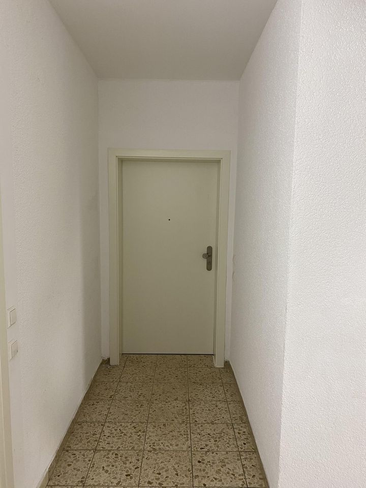 1 WG-Zimmer in 6er-WG *210qm Maisonette-Whng*vollmöbliert*inkl. Internet+Strom+Reinigung*3xBad*3xWC in Esslingen