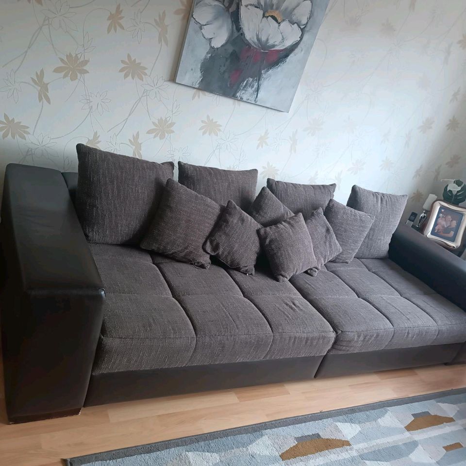 Bequemes Sofa und in gutem Zustand in Oer-Erkenschwick