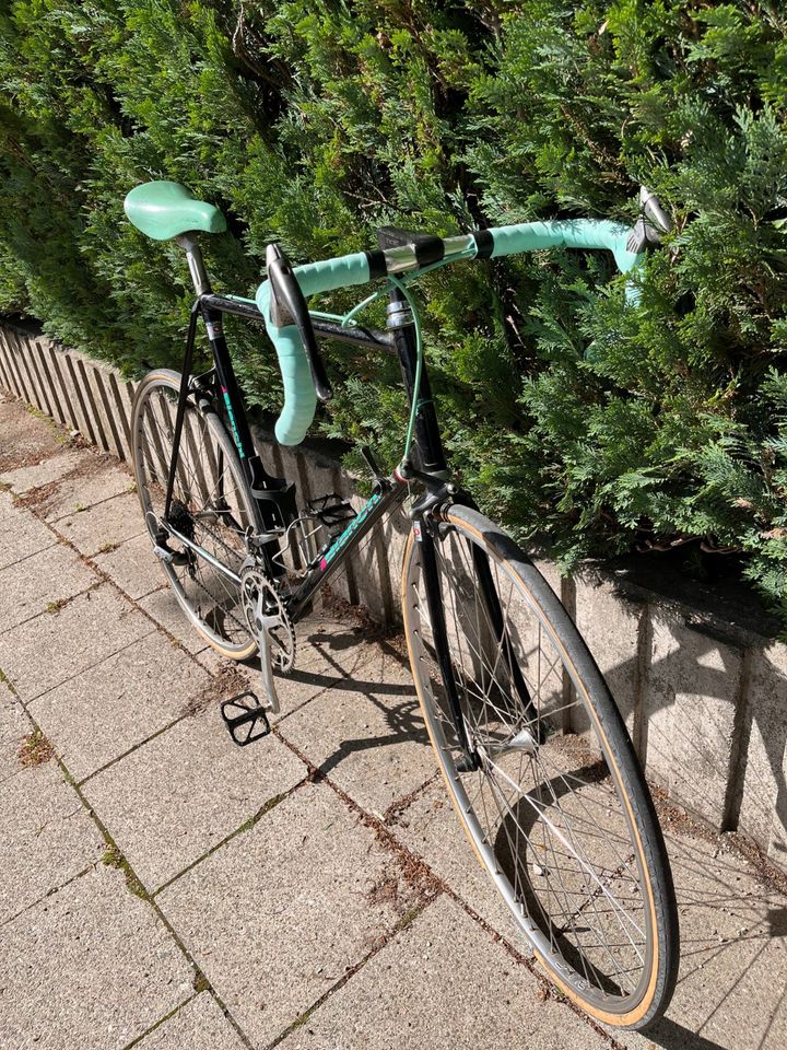 Traum Bianchi Retro Rennrad mit Stahlrahmen & Originalkomponenten in München