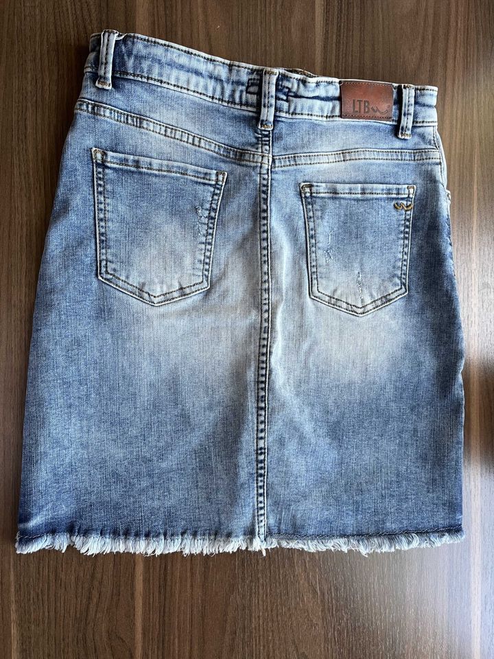 LTB Jeans-Rock, Gr. 176 in Elz